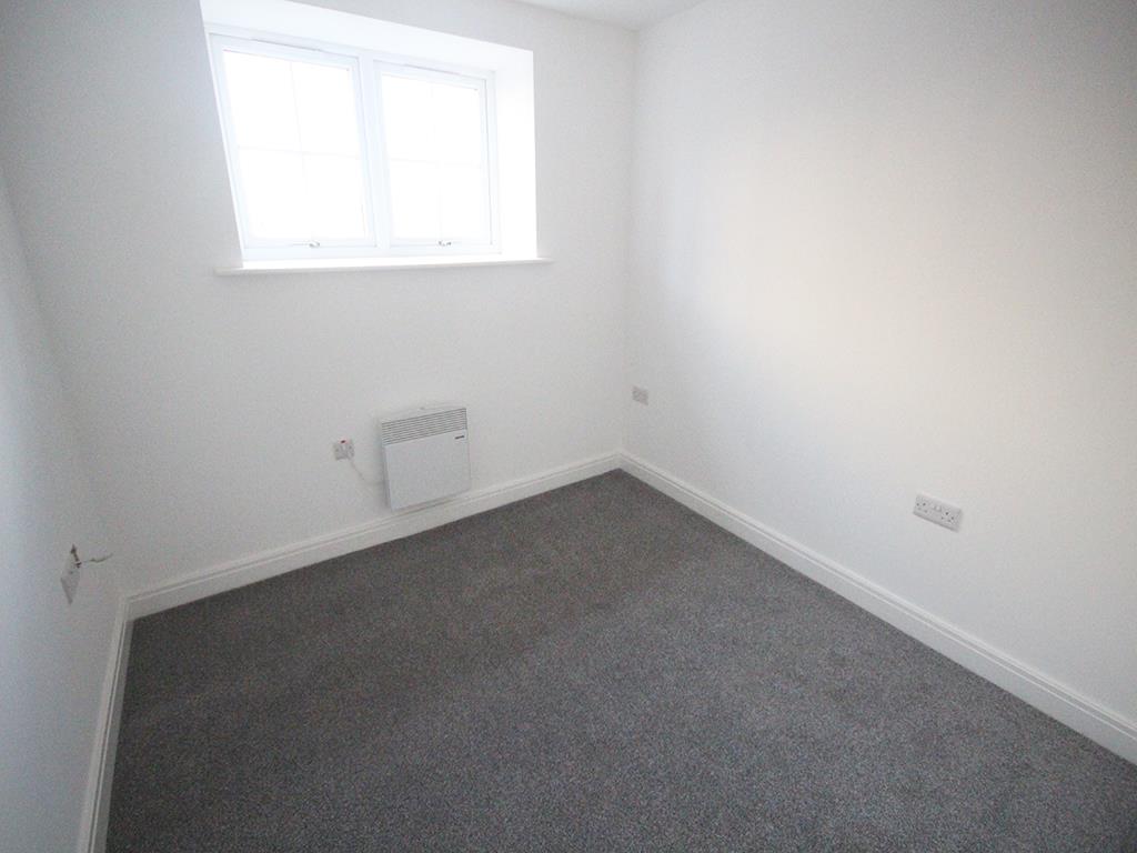2 bedroom apartment To Let in Earby - IMG_5056.jpg